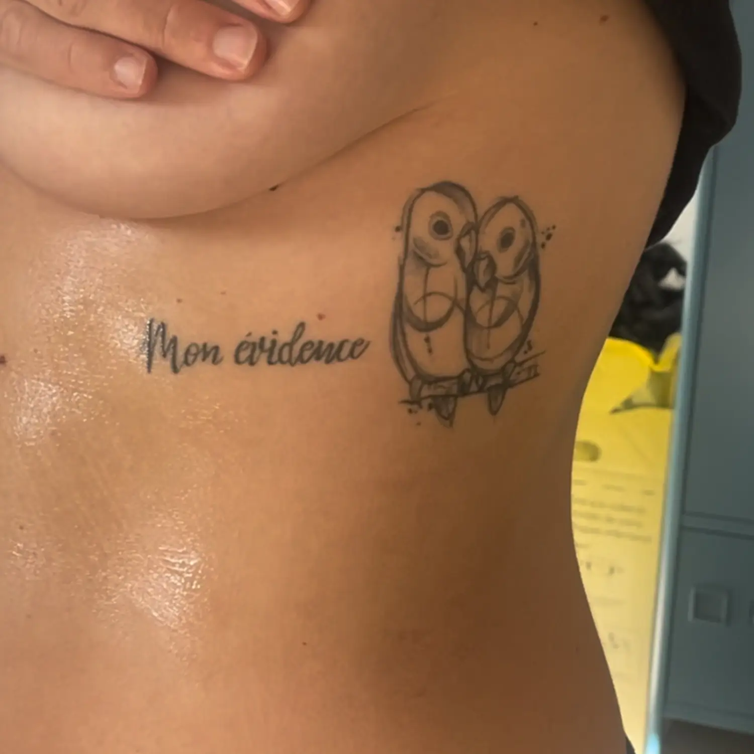 Cover tatouage sur les côtes - après